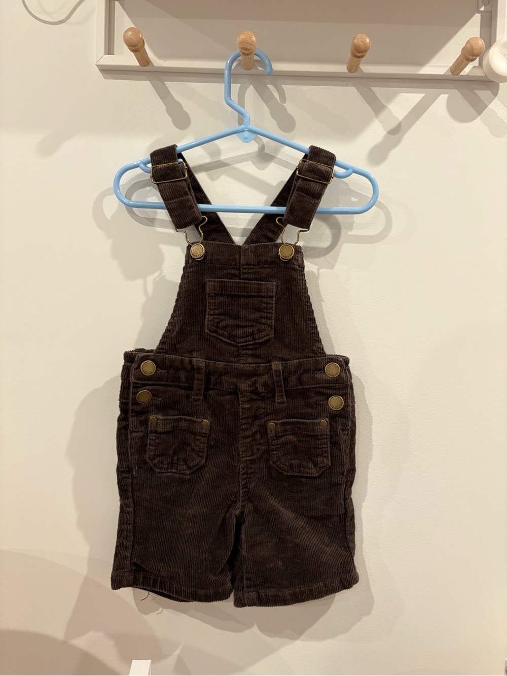 Jamie Kak, Osh Kosh overalls